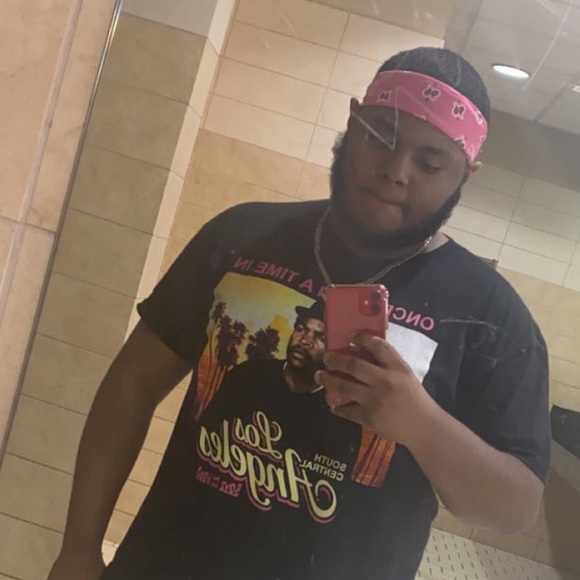 Meet your Posher, Chris - Picture 3 of 3